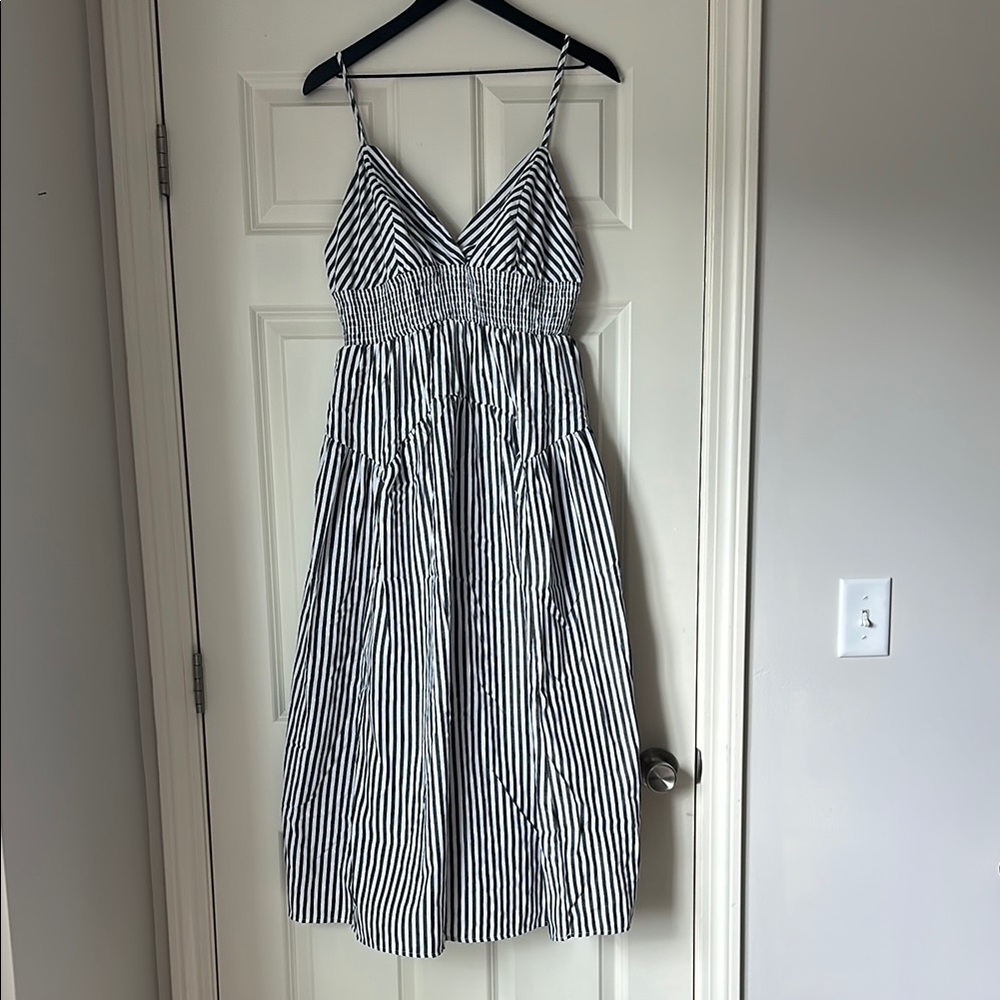 NWT Cupshe Black and White Striped Dress - Picture 3 of 9